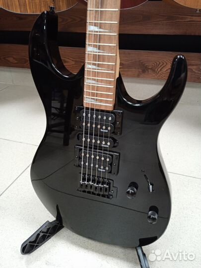 Электрогитара Sqoe