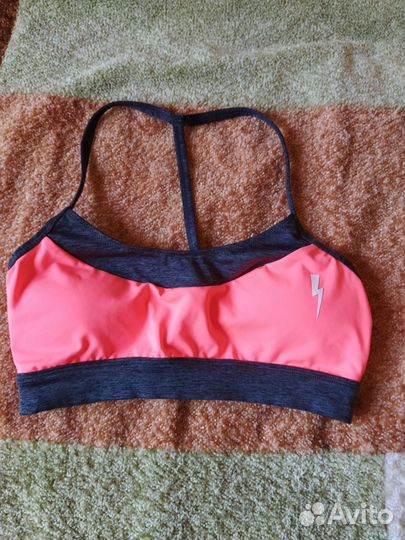 Спортивные топы