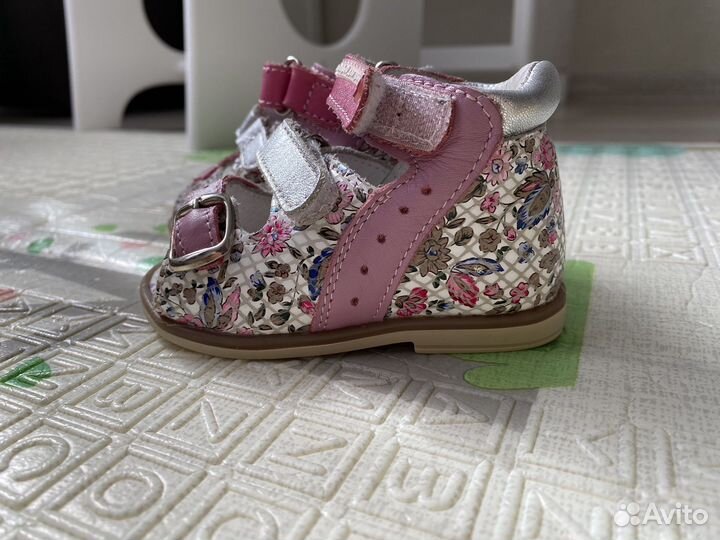 Сандали для девочки