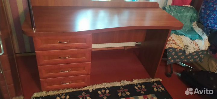 Письменный стол