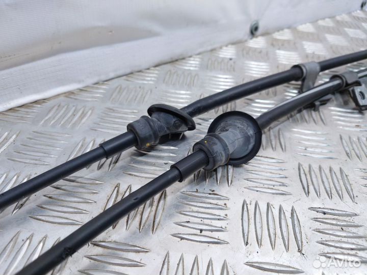 Трос стояночного тормоза Mitsubishi Outlander II