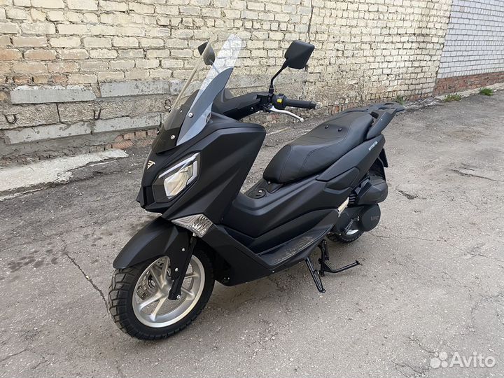 Макси скутер Vento MAX 200