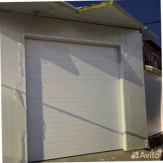 Секционные гаражные ворота