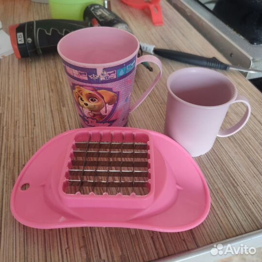 Овощерезка и кружки детские
