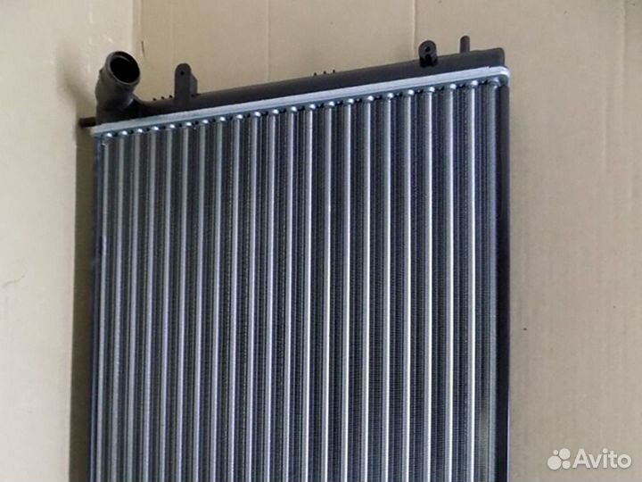 Радиатор охлаждения двигателя Рено Дастер 2010-нв