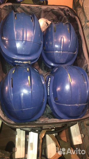 Хоккейный шлем