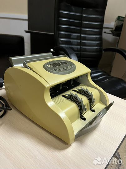 Машинка для счета денег