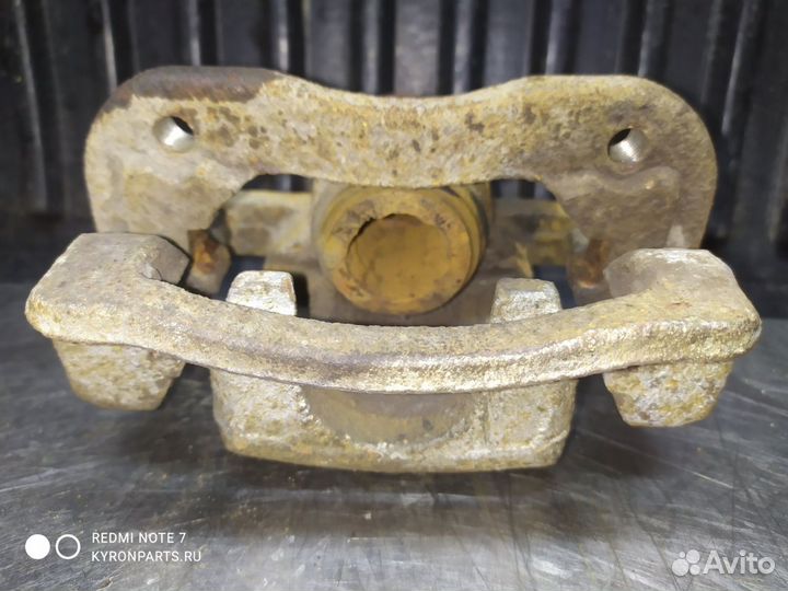 Суппорт тормозной задний правый Ssangyong Actyon