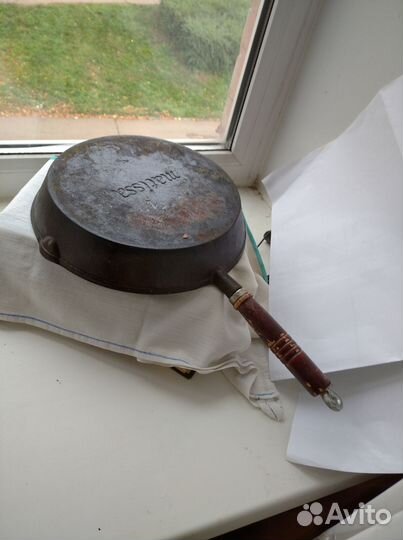 Чугунная сковорода