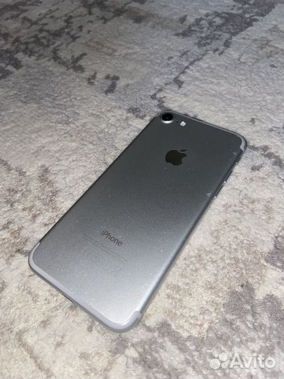 iPhone 7, 32 ГБ