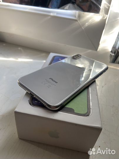 iPhone X, 64 ГБ