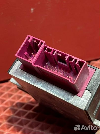 Блок управления топливным насосом Bmw 7-Series F02