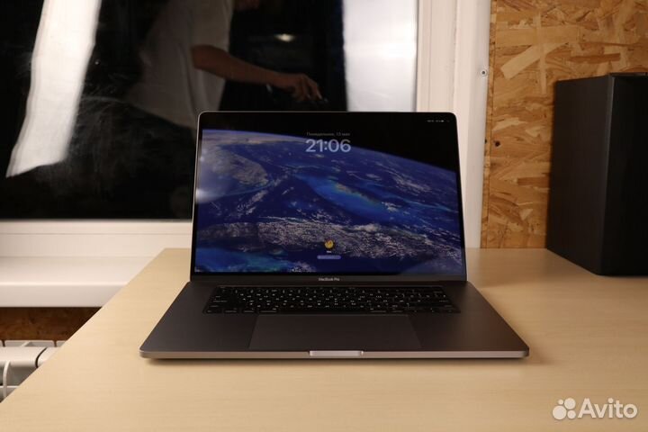 Macbook pro 16 2019 i9 64gb 512gb 8gb video