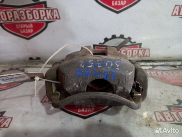 Суппорт тормозной передний правый Toyota Mark Ii