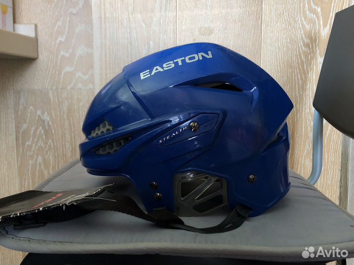 Хоккейный шлем