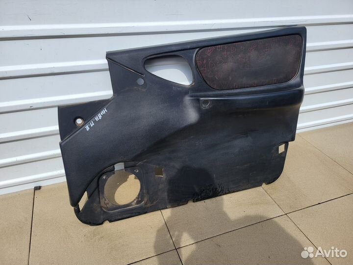Обшивка двери передняя правая Шевроле Нива