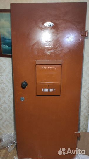 Дверь входная металлическая правая бу