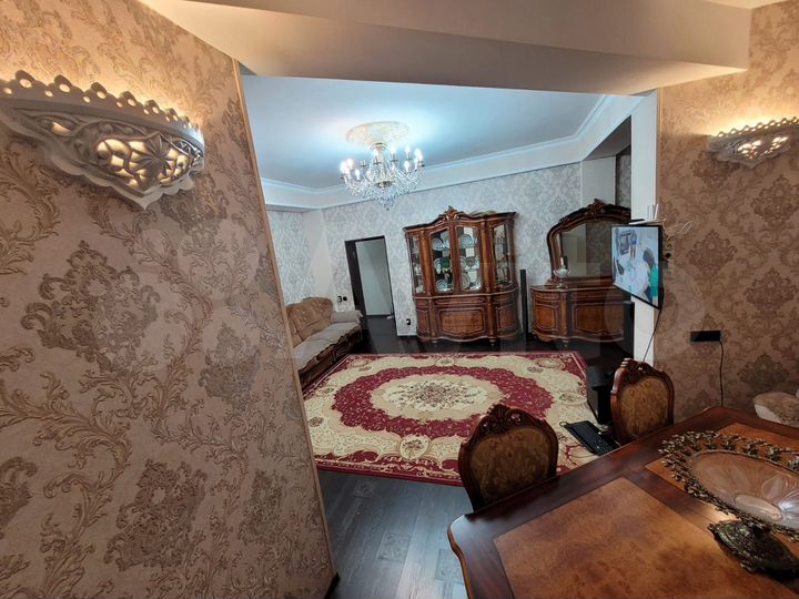 2-к. квартира, 80 м², 3/11 эт.