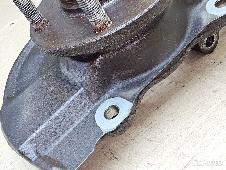 Кулак поворотный правый Mitsubishi Outlander (GF)