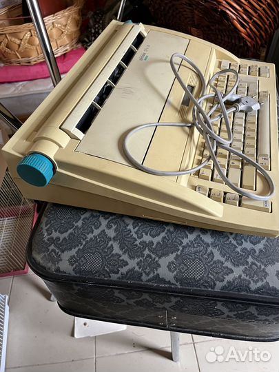 Печатная пишущая машинка электрическая