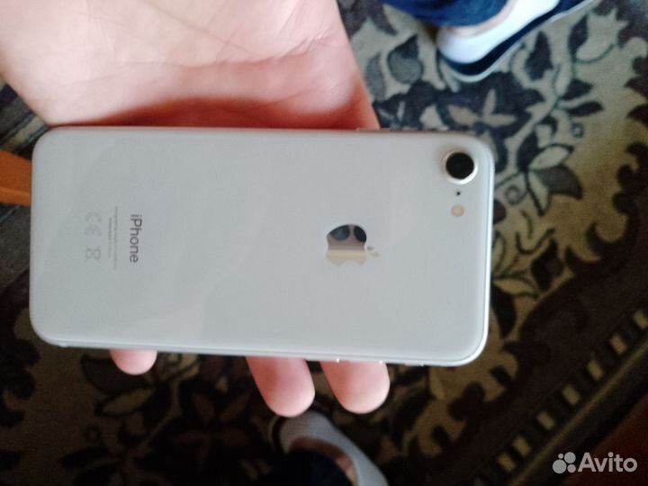Телефон iPhone 8 64 gb