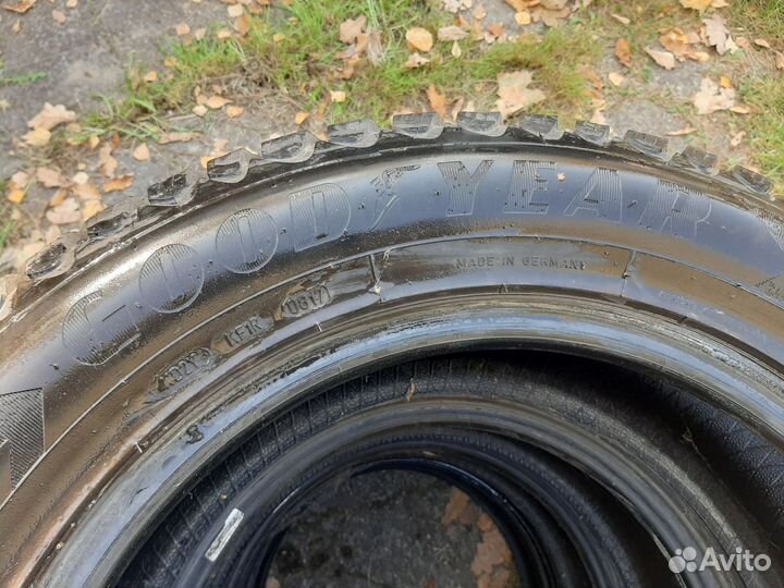 Goodyear UltraGrip Ice Arctic SUV 225/65 R17 102T