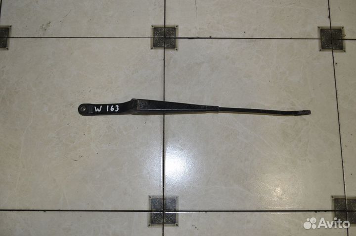 Поводок дворника правый Mercedes-Benz W163