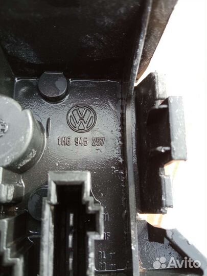 Volkswagen Golf 3 плата заднего фонаря