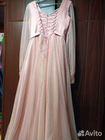 Вечернее платье