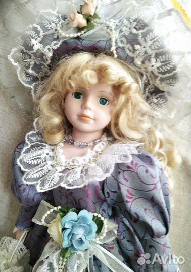 Фарфоровая винтажная кукла. Актуально