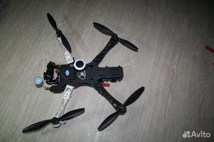 Квадрокоптер для съемок под Gopro