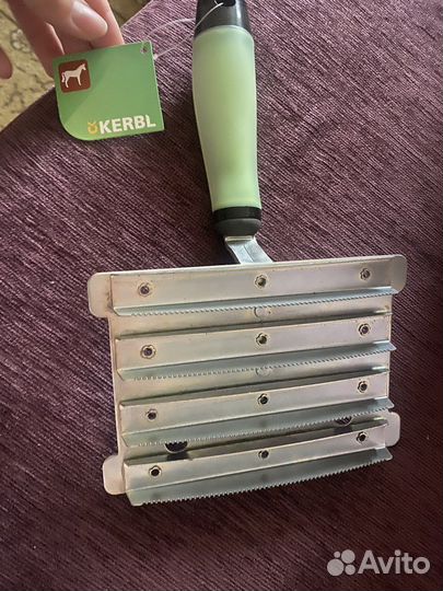 Скребок для лошадей kerbl