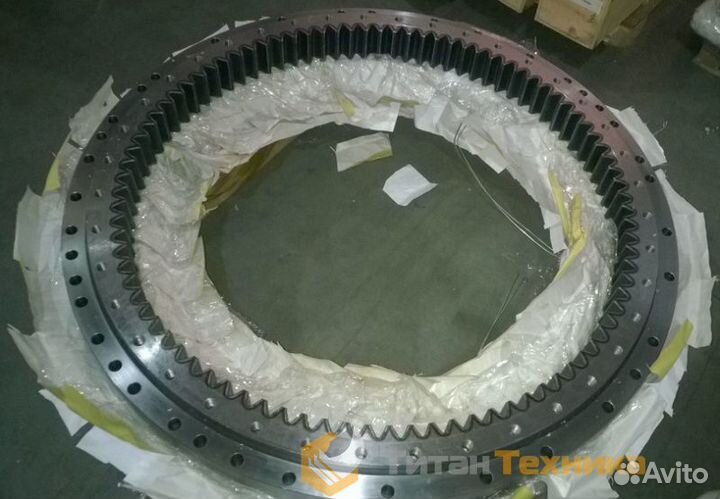 Опорно-поворотный круг Hyundai R320LC-7