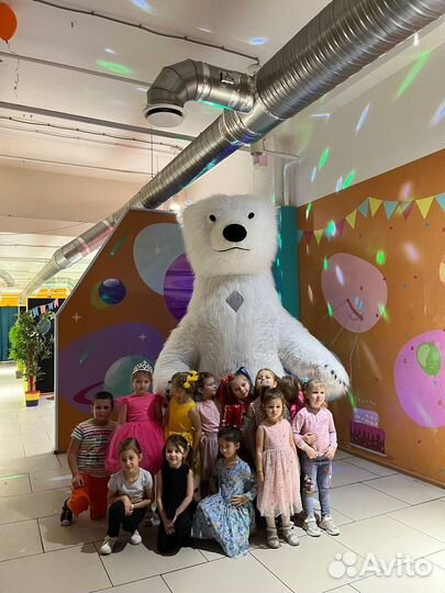 Поздравление от большого белого мишки/чебурашки