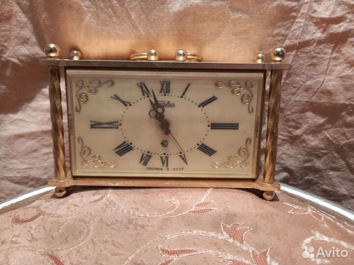 Настольные часы Слава