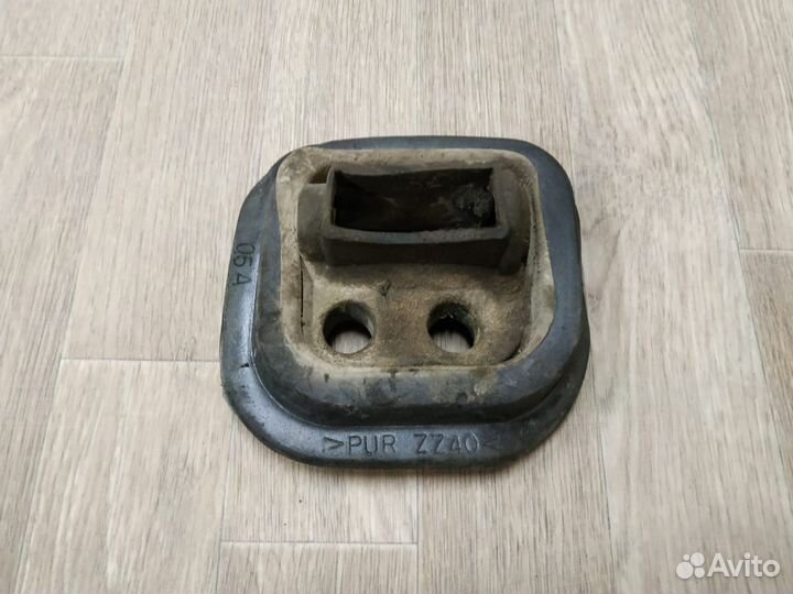 Уплотнитель трубок радиатора отопителя Ford Focus3