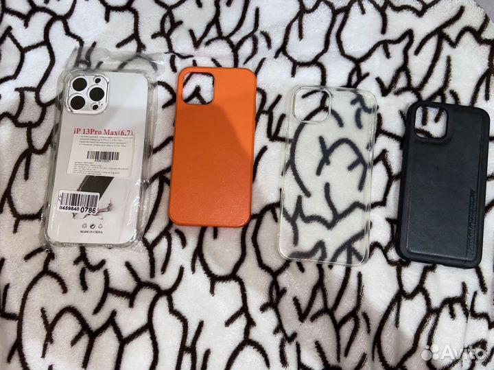 Чехлы и стекло на iPhone