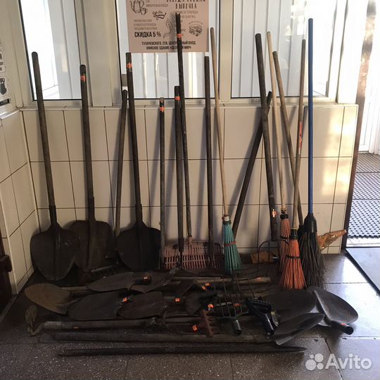 Вилы, грабли, тяпки и лопаты СССР в ассортименте