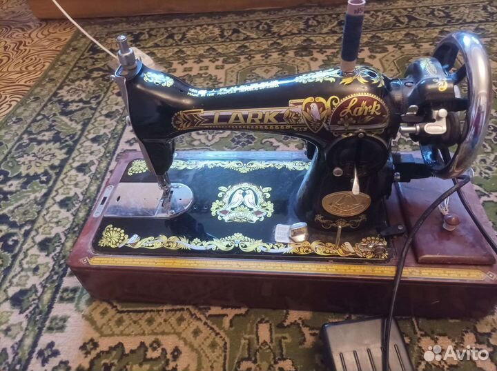 Швейная машина lark