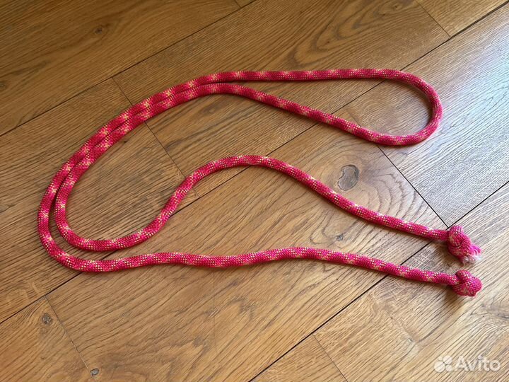 Гимнастическая скакалка