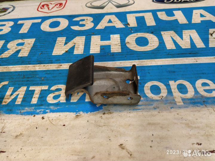 Ручка открывания капота Nissan Maxima A33 00-06