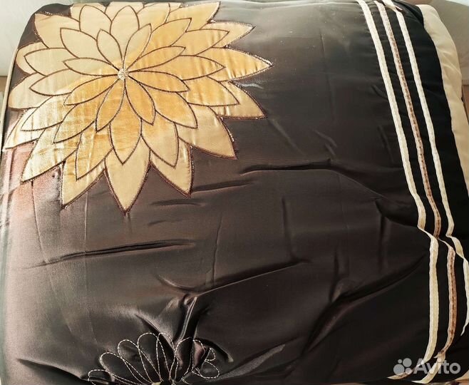 Большое покрывало с наволочками Arya