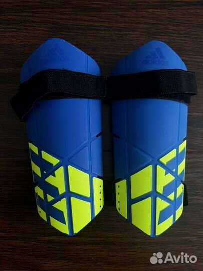 Щитки футбольные новые Adidas оригинал