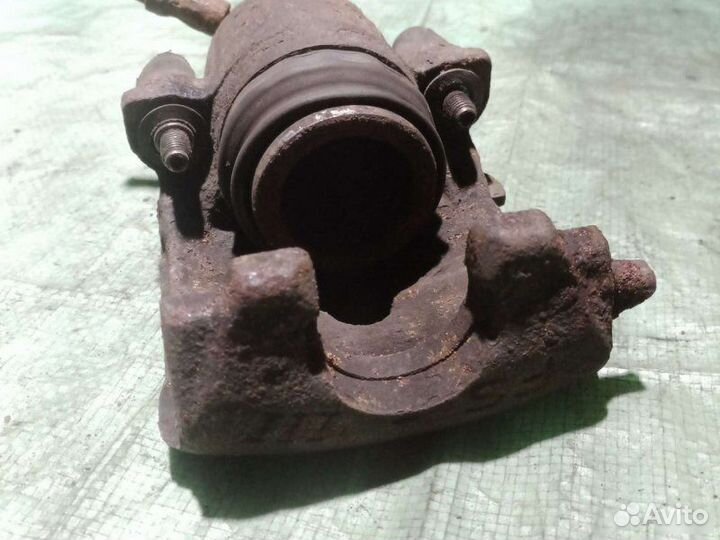 Суппорт передний левый Audi A3 8L 1999