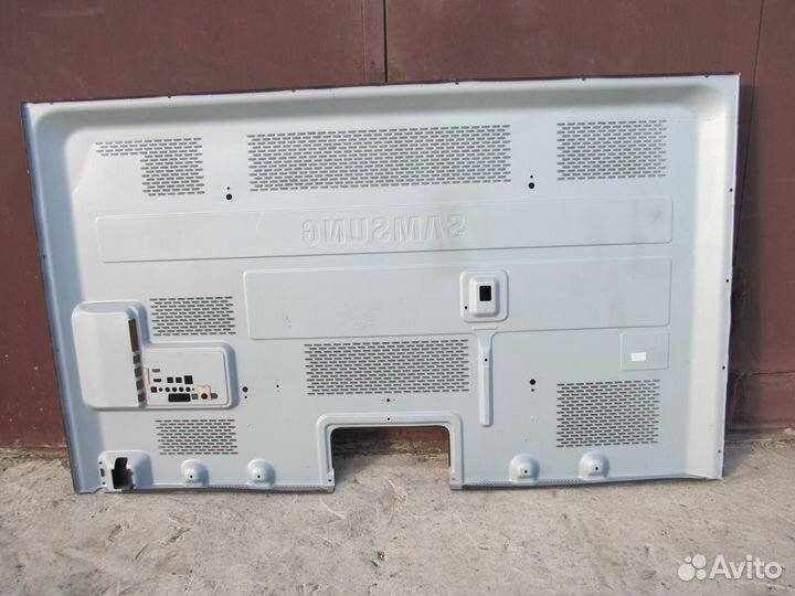 Задняя стенка телевизора