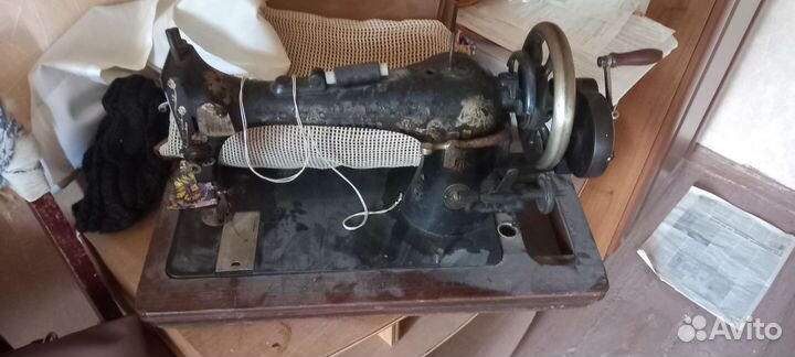 Швейная машина кайзер