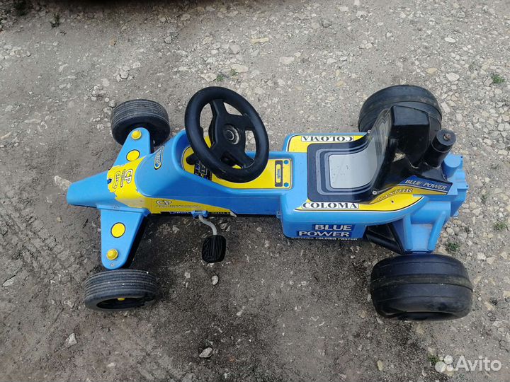 Детская педальная машина