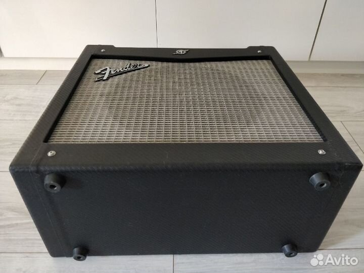 Гитарный комбоусилитель Fender Mustang II 40 Вт