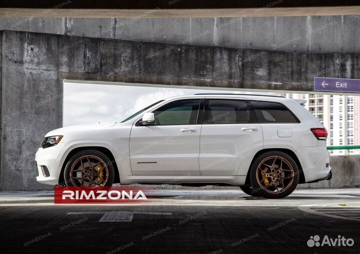 Кованые диски R22 на Jeep Commander