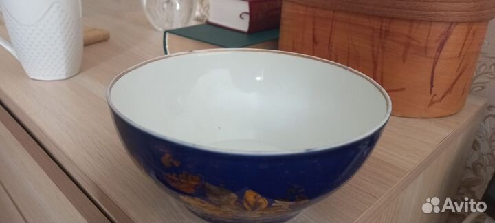 Конфетница фарфоровая